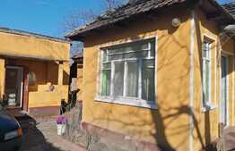 Casa de 120 mp utili, 3 corpuri, 938 mp, Cuvin