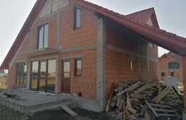 Casa 4 camere, 150 mp utili, teren 860 mp, Mandruloc