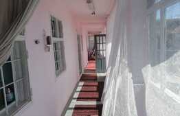 Casa 5 camere, doua corpuri, cu teren 1889 mp, front stradal 86 ml, Minis