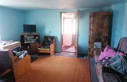 Casa 5 camere, doua corpuri, cu teren 1889 mp, front stradal 86 ml, Minis