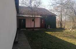 Casa individuala, 3 camere, teren 2797 mp, zona centru Ghioroc