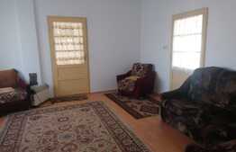 Casa individuala, 3 camere, teren 2797 mp, zona centru Ghioroc