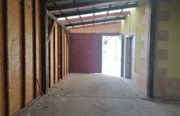 Casa P+M, cu teren 7900 mp, 2000 mp betonati, Fantanele