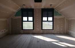 Casa P+M, cu teren 7900 mp, 2000 mp betonati, Fantanele