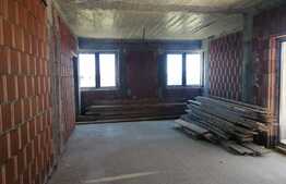 Casa la rosu de 504 mp teren, Vladimirescu