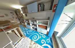 Apartament la casa cu 3 camere, 71 mp utili, etaj 1, zona Centrala