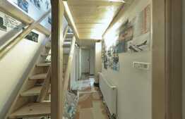 Apartament la casa cu 3 camere, 71 mp utili, etaj 1, zona Centrala