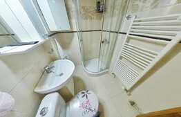 Apartament la casa cu 3 camere, 71 mp utili, etaj 1, zona Centrala