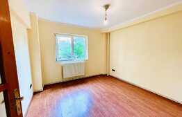 Oportunitate! Apartament spatios, 4 camere, 93 mp, zona Micalaca