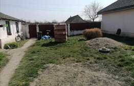 Casa 2 camere,100 mp utili, teren 1080 mp, Șeitin