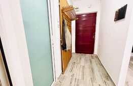  Apartament de 2 camere, 54 mp, semidecomandat, Bd Revolutiei