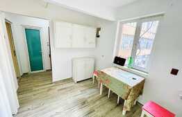  Apartament de 2 camere, 54 mp, semidecomandat, Bd Revolutiei