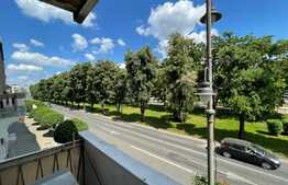  Apartament de 2 camere, 54 mp, semidecomandat, Bd Revolutiei