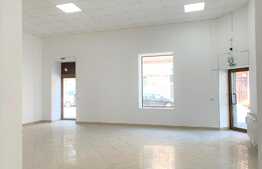 Spatiu comercial cu vitrina, 85 mp, zona Centrala 