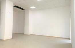 Spatiu comercial cu vitrina, 85 mp, zona Centrala 