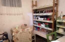 Casa, 130 mp, teren 2910 mp, Santana