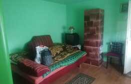 Casa 7 camere, 200 mp, teren 1600 mp, garaj, Ineu