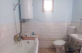 Casa 7 camere, 200 mp, teren 1600 mp, garaj, Ineu