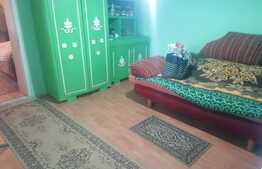 Casa 7 camere, 200 mp, teren 1600 mp, garaj, Ineu