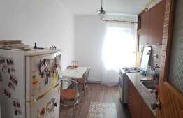 Apartament de 3 camere, 86 mp, decomandat, zona Alfa