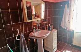 Casa 7 camere, teren 1100 mp, Parneava 