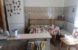 Casa 7 camere, teren 1100 mp, Parneava 