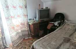 Casa 7 camere, teren 1100 mp, Parneava 