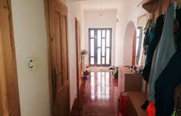 Casa 7 camere, teren 1100 mp, Parneava 