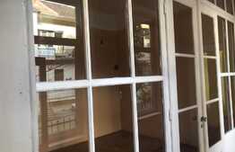 Apartament de 2 camere, 74 mp, semidecomandat, zona Central