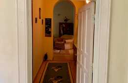 Apartament spațios, 3 camere, balcon, 154 mp, zona Centrala 