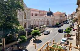 Apartament spațios, 3 camere, balcon, 154 mp, zona Centrala 