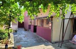 Casa cu 5 camere, 160 mp, zona Parneava