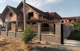 Casa 300 mp, teren 500 mp, zona Vladimirescu