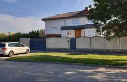 Casa individuala, 400 mp, teren 451 mp,  zona Micalaca