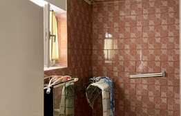 Apartament 3 camere, etaj intermediar, 56 mp, zona Centrala