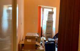 Apartament 2 camere la casa, curte comuna, 65 mp, zona Aradul Nou