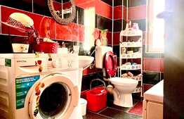 Apartament 2 camere, 48 mp utili, semidecomandat,  zona Parneava