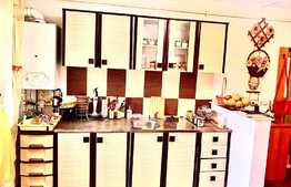 Apartament 2 camere, 48 mp utili, semidecomandat,  zona Parneava