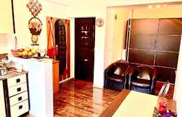 Apartament 2 camere, 48 mp utili, semidecomandat,  zona Parneava