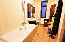 Apartament 3 camere, parter, curte comuna, 140 mp, Ultracentral