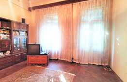 Apartament 2 camere, etaj intermediar, curte comuna, 92 mp, Ultracentral