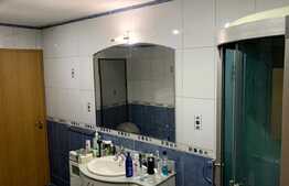 Casa cu 4 camere, 210 mp, zona Centrala