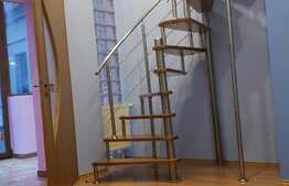 Casa cu 4 camere, 210 mp, zona Centrala