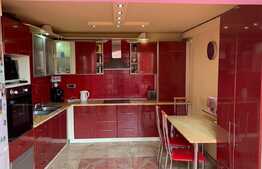 Casa cu 4 camere, 210 mp, zona Centrala