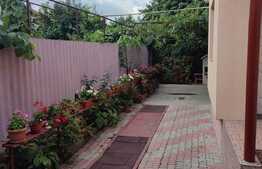 Casa cu 4 camere, 100 mp, teren 400 mp, zona Functionarilor