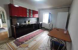 Apartament spațios, 3 camere, etaj intermediar, 95 mp, zona Confecții