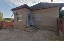 Casa 100 mp utili, teren 4320 mp, front stradal 40,5 ml, Covăsanț