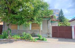 Casa renovabila, 2 camere, 57 mp, 300 mp teren, zona Vlaicu