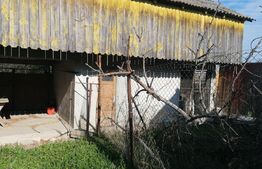 Casa cu teren 3211 mp, doua fronturi stradale, Vladimirescu