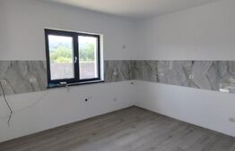 Casă aproape de Bacău 